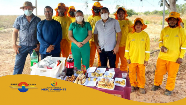 Prefeitura de Barra do Ouro e secretaria Municipal de Meio Ambiente realizam entrega de EPIs para a equipe de Limpeza Urbana